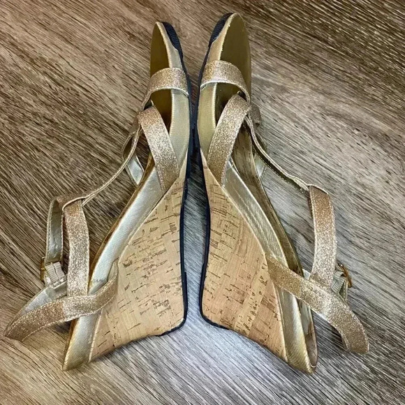 Gold Wedge Sandal - 8.5 - Picture 5 of 10